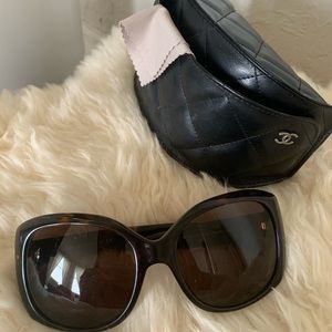 CHANEL sunglasses